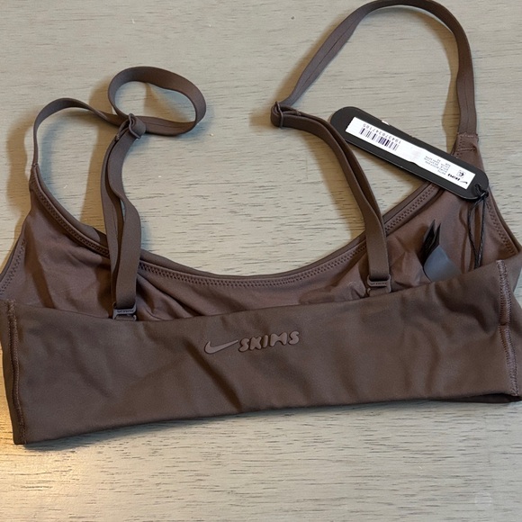 SKIMS Nike Matte Brown Micro Scoop Bra - Picture 4 of 4